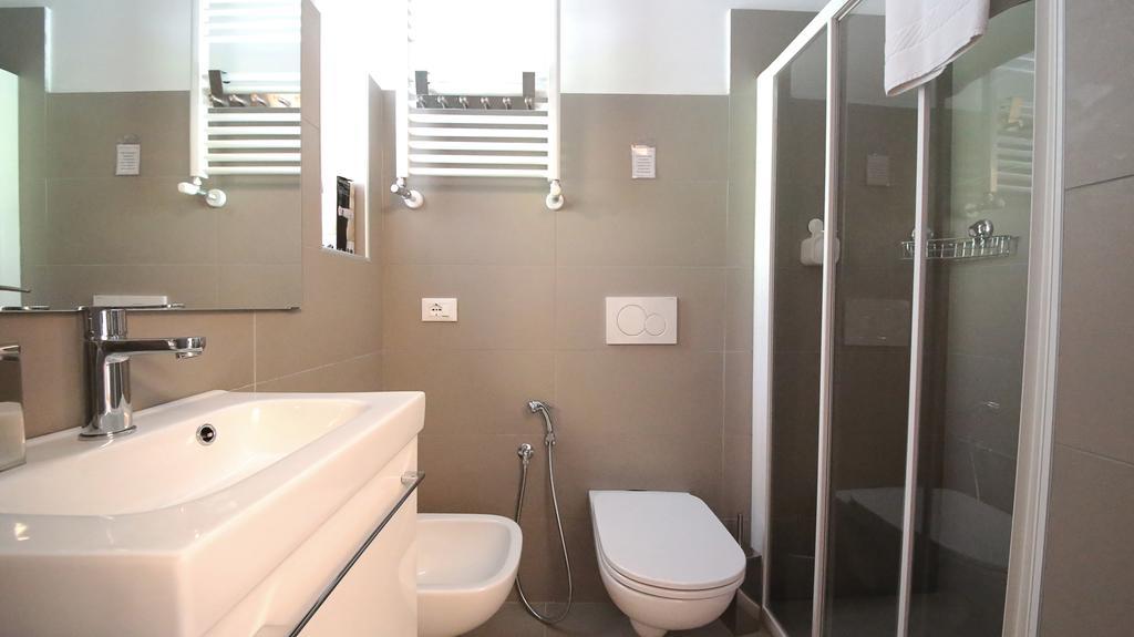 Affittacamere Smile Accomodation Aosta Ngoại thất bức ảnh