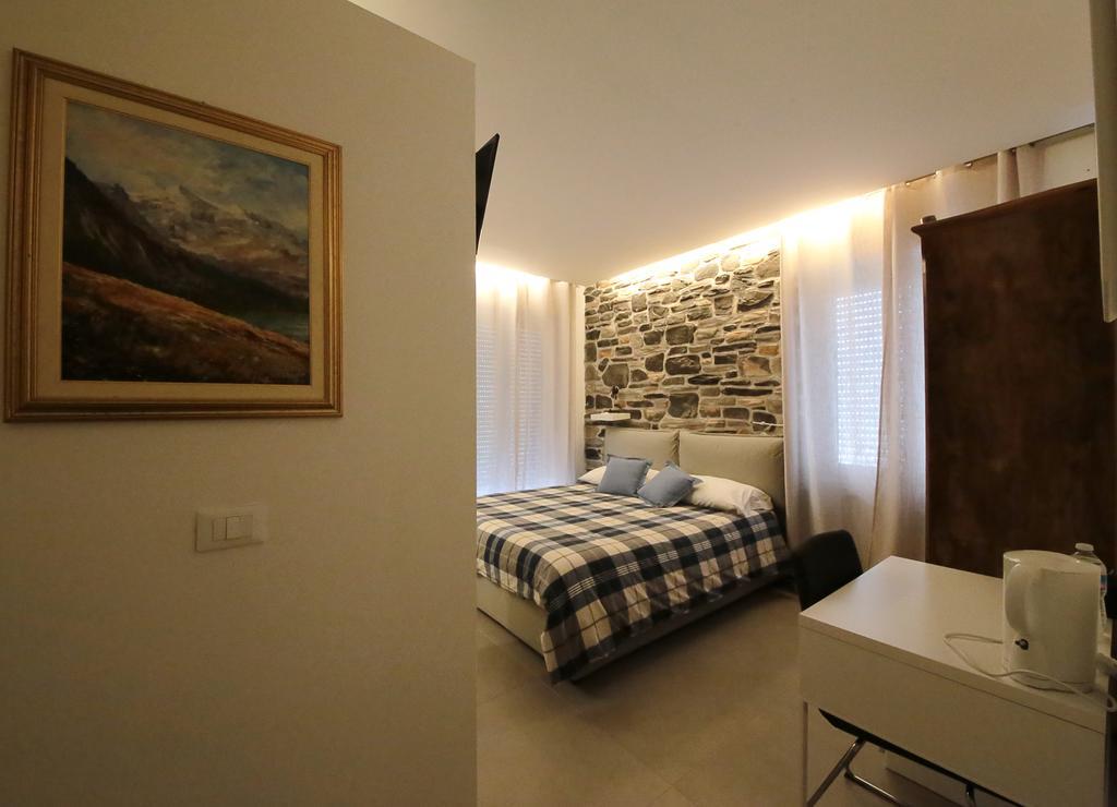 Affittacamere Smile Accomodation Aosta Ngoại thất bức ảnh